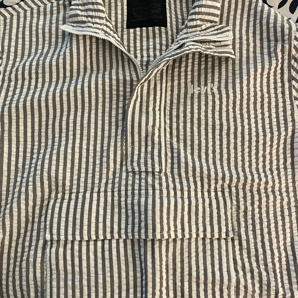 Levi men’s pullover (L)